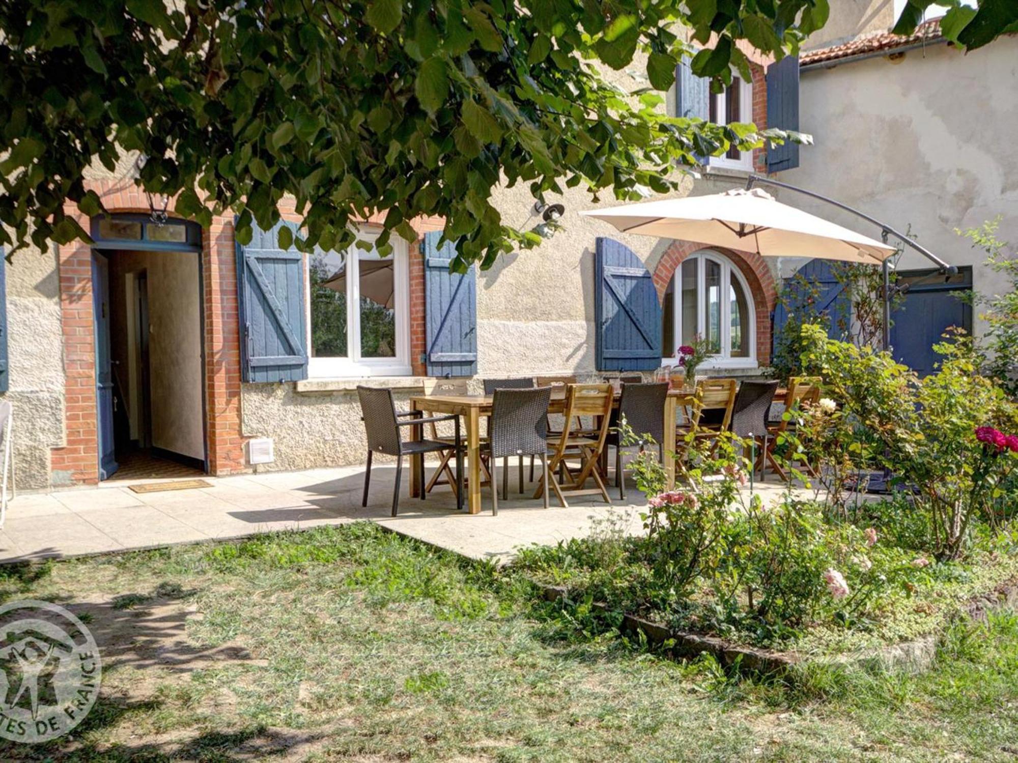 Montchal Gite Spacieux Avec Jardin Arbore Et Jeux Enfants, A Proximite De St-Etienne Et Lyon - Fr-1-496-147 מראה חיצוני תמונה